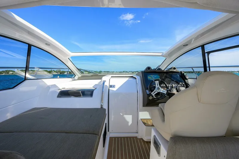 Slide: The Image of Azimut Atlantis 45 2020 - 7679094