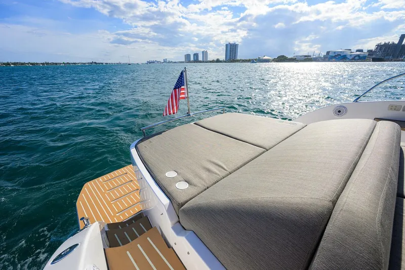 Slide: The Image of Azimut Atlantis 45 2020 - 5925409