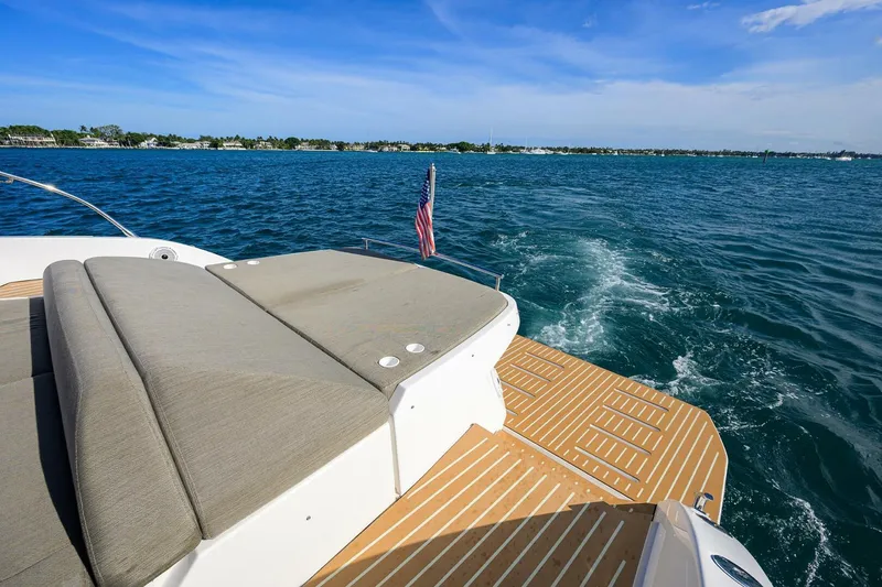 Slide: The Image of Azimut Atlantis 45 2020 - 5925411