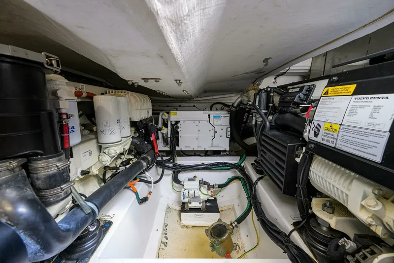 Slide: The Image of Azimut Atlantis 45 2020 - 7679116