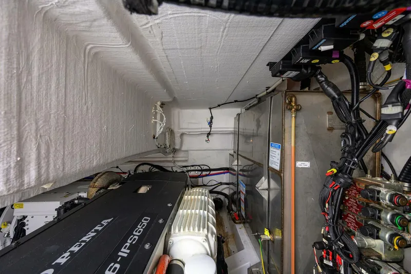 Slide: The Image of Azimut Atlantis 45 2020 - 5925439