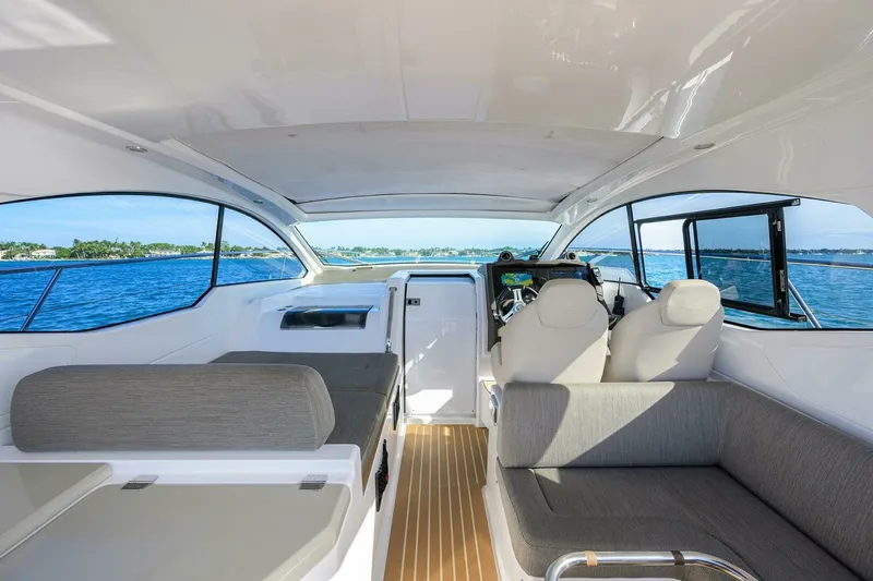 Slide: The Image of Azimut Atlantis 45 2020 - 7679103