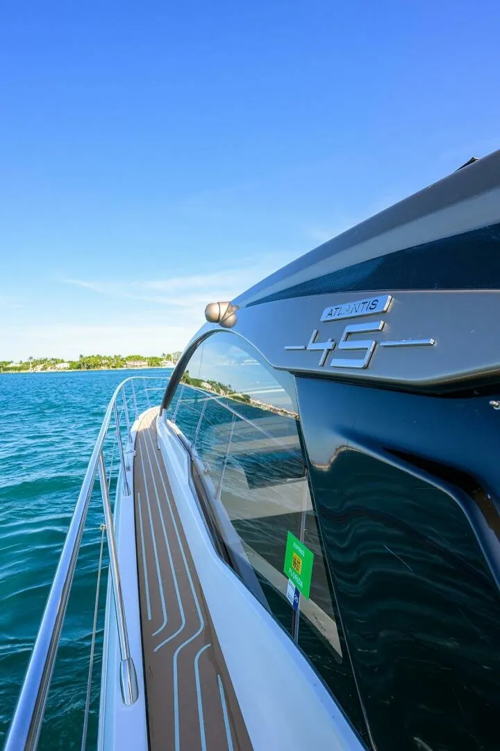Slide: The Image of Azimut Atlantis 45 2020 - 7679086