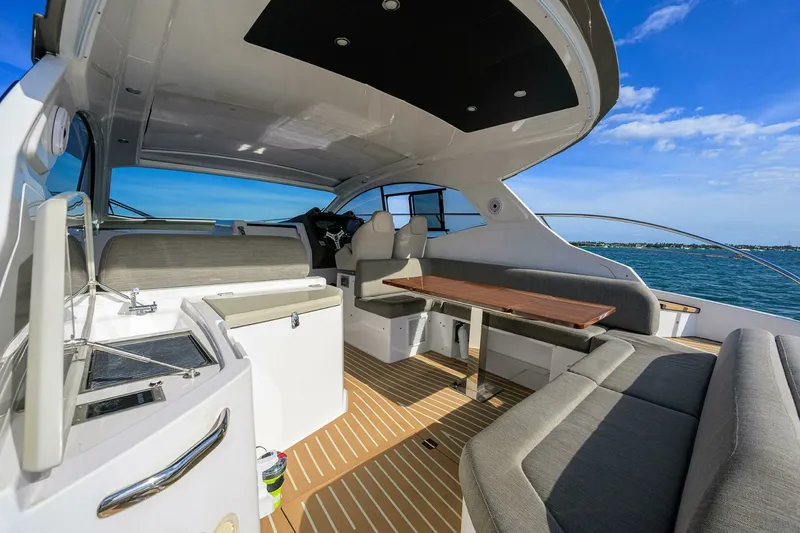 Slide: The Image of Azimut Atlantis 45 2020 - 7679105
