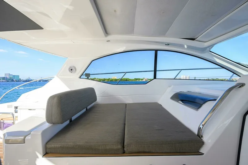 Slide: The Image of Azimut Atlantis 45 2020 - 7679100
