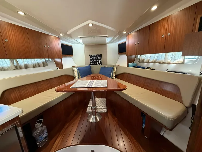 Slide: The Image of 2014 Pursuit F350 - Salon - 5925516