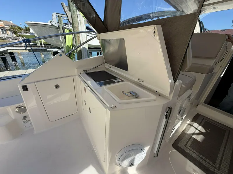 Slide: The Image of 2014 Pursuit F350 - Cooler - 5925578