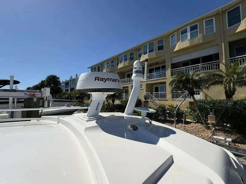 Slide: The Image of 2014 Pursuit F350 - 5925582