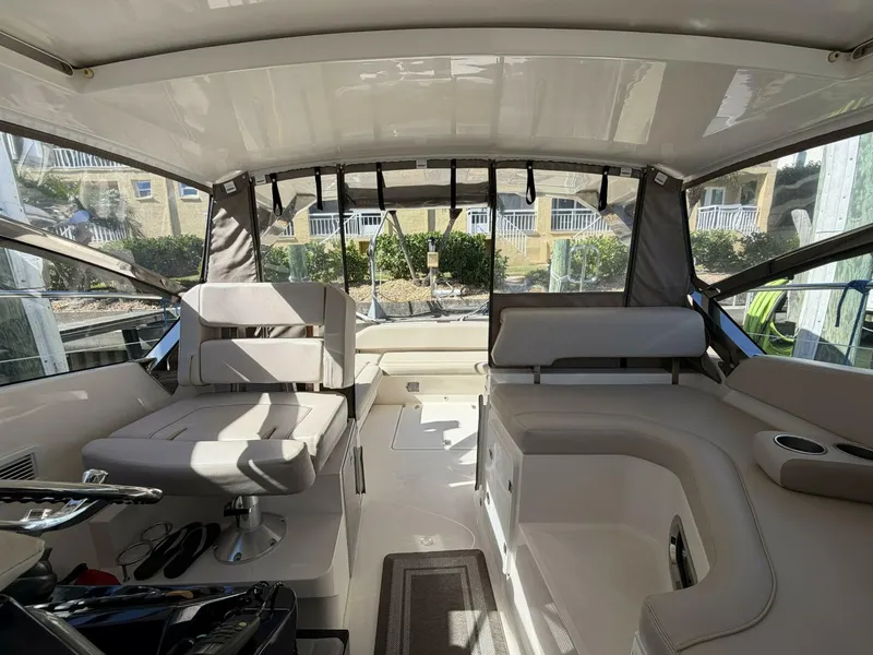 Slide: The Image of 2014 Pursuit F350 - Helm - 5925577