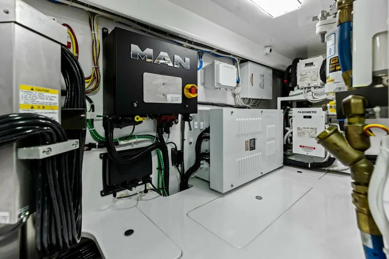 Slide: The Image of 2023 Viking 54 Convertible OLDA FLORIDIAN - 5950927