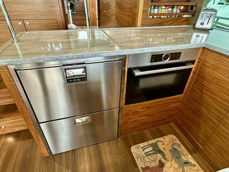 Slide: The Image of Outer Reef 62 SOUTH  PAWS - Galley 2023 Outer Reef Trident 620 EVO
SOUTH PAWS - 7651705