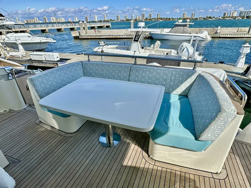Slide: The Image of Outer Reef 62 SOUTH  PAWS - Flybridge 2023 Outer Reef Trident 620 EVO
SOUTH PAWS - 7651670