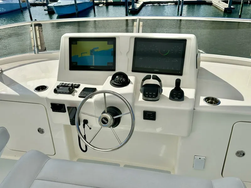 Slide: The Image of Outer Reef 62 SOUTH  PAWS - Flybridge Helm 2023 Outer Reef Trident 620 EVO
SOUTH PAWS - 7651679