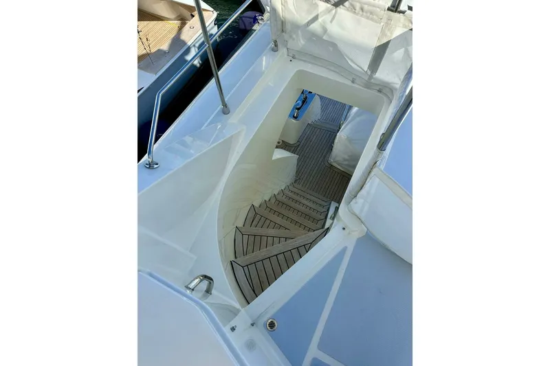 Slide: The Image of Outer Reef 62 SOUTH  PAWS - Flybridge 2023 Outer Reef Trident 620 EVO
SOUTH PAWS - 7651741
