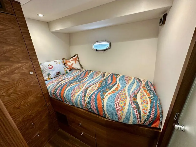 Slide: The Image of Outer Reef 62 SOUTH PAWS - Guest Cabin 2023 Outer Reef Trident 620 EVO
SOUTH PAWS - 5926354