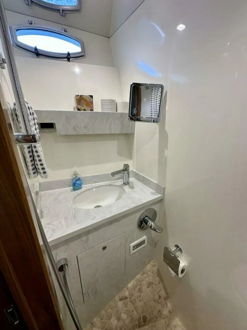Slide: The Image of Outer Reef 62 SOUTH PAWS - Guest Cabin Ensuite Head 2023 Outer Reef Trident 620 EVO
SOUTH PAWS - 5926357
