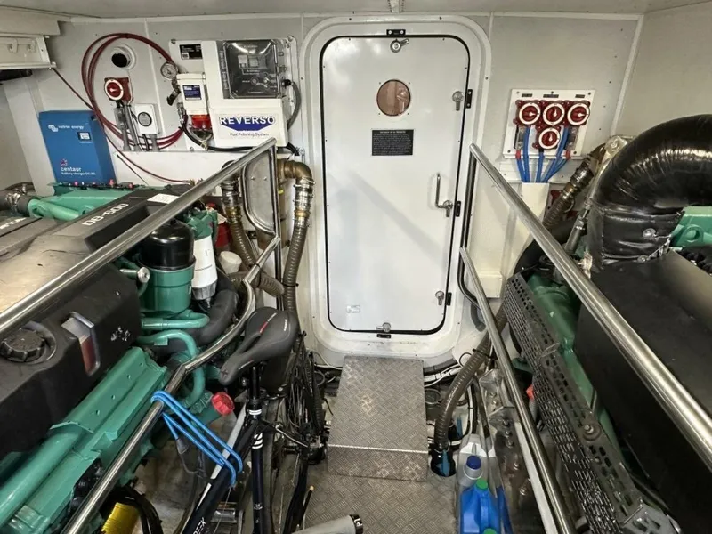 Slide: The Image of Outer Reef 62 SOUTH PAWS - Engine Room 2023 Outer Reef Trident 620 EVO
SOUTH PAWS - 5926363