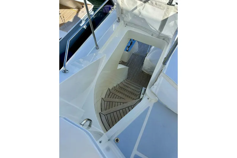 Slide: The Image of Outer Reef 62 SOUTH PAWS - Flybridge 2023 Outer Reef Trident 620 EVO
SOUTH PAWS - 5939877