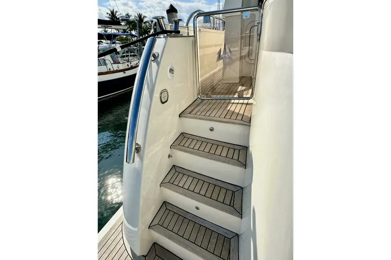 Slide: The Image of 2023 Outer Reef Trident 620 EVO
SOUTH PAWS - 7651668