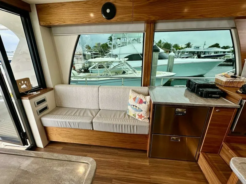 Slide: The Image of Outer Reef 62 SOUTH  PAWS - Salon Galley 2023 Outer Reef Trident 620 EVO
SOUTH PAWS - 7651697