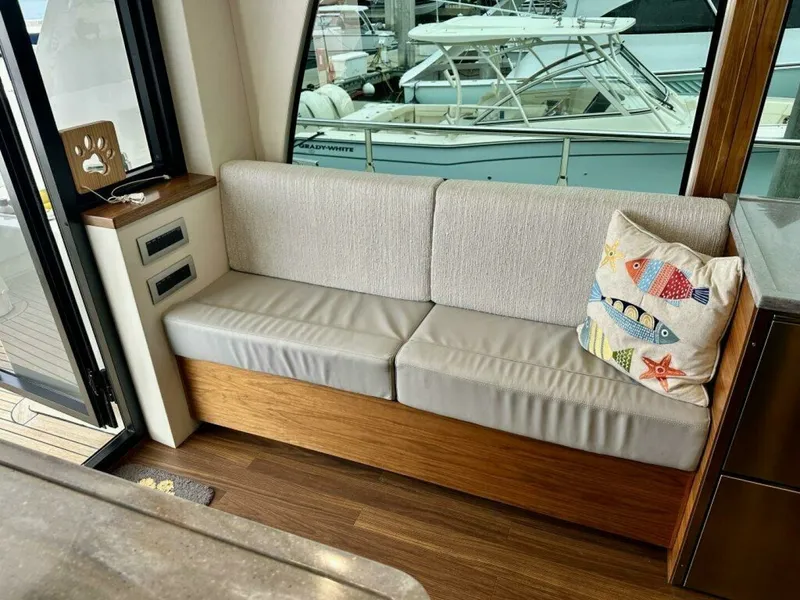 Slide: The Image of Outer Reef 62 SOUTH  PAWS - Salon Galley 2023 Outer Reef Trident 620 EVO
SOUTH PAWS - 7651699