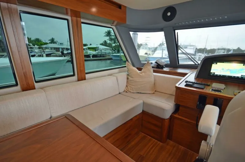 Slide: The Image of Outer Reef 62 SOUTH  PAWS - Helm 2023 Outer Reef Trident 620 EVO
SOUTH PAWS - 7651688