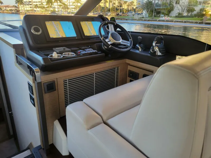 Slide: The Image of Prestige 52 2018 - 5926634