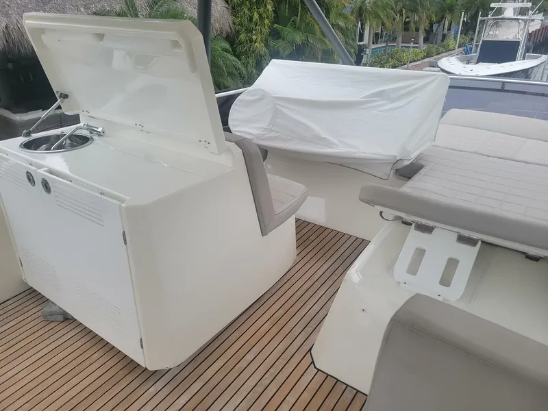 Slide: The Image of Prestige 52 2018 - 5926642