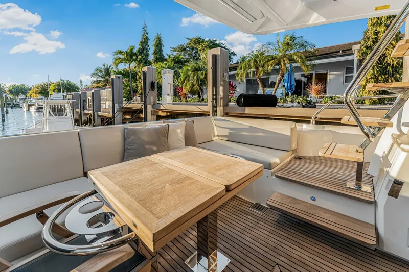 Slide: The Image of Prestige 520 2018 - 5953558