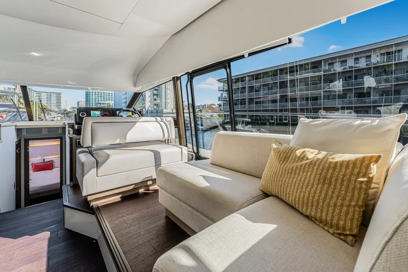 Slide: The Image of Prestige 520 2018 - 5953598