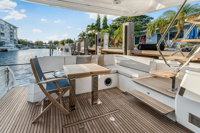 Slide: The Image of Prestige 520 2018 - 5953674