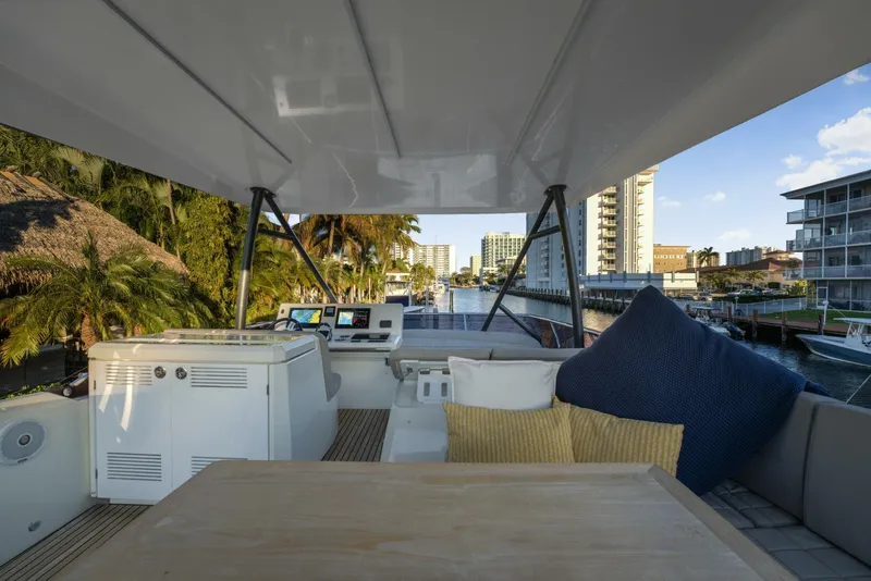 Slide: The Image of Prestige 520 2018 - 5953724