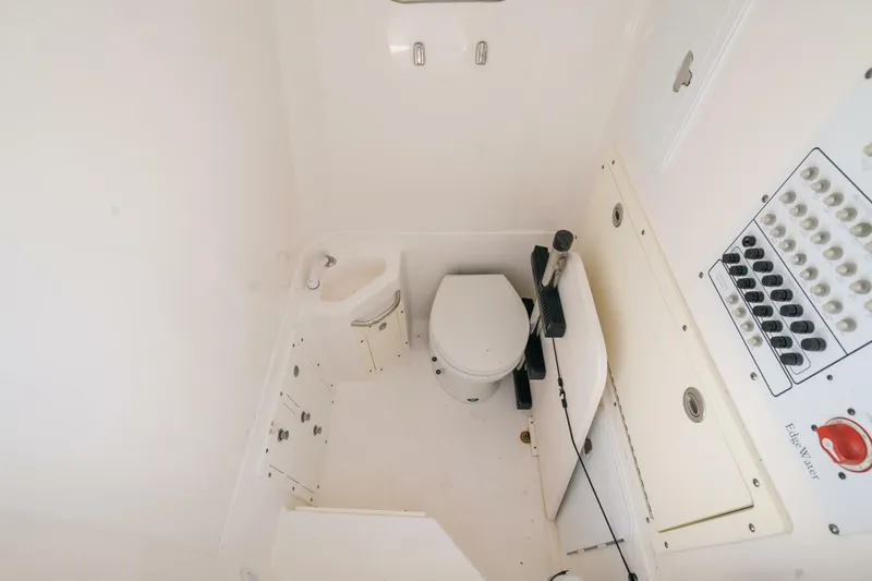 Slide: The Image of Edgewater 318CC 2017 - 5926721