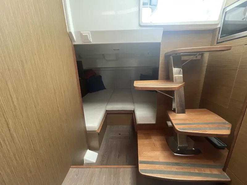 Slide: The Image of Jeanneau 10.5 2019 - 6050363