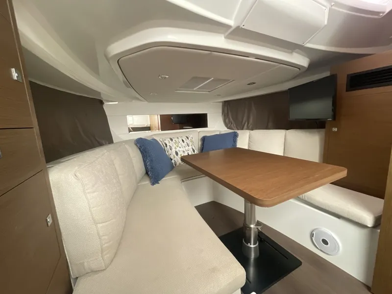 Slide: The Image of Jeanneau 10.5 2019 - 6050369