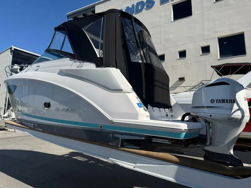 Slide: The Image of Regal 26 XO 2020 - 5927000