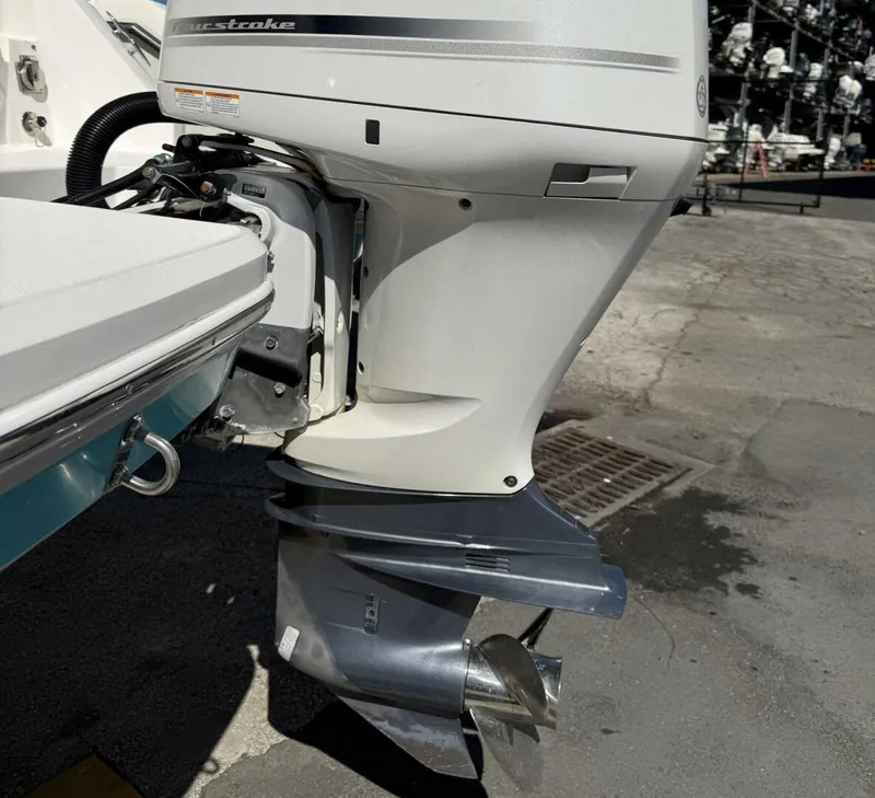 Slide: The Image of Regal 26 XO 2020 - 5927012