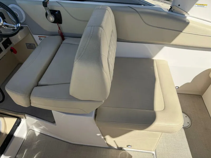 Slide: The Image of Regal 26 XO 2020 - 5927015