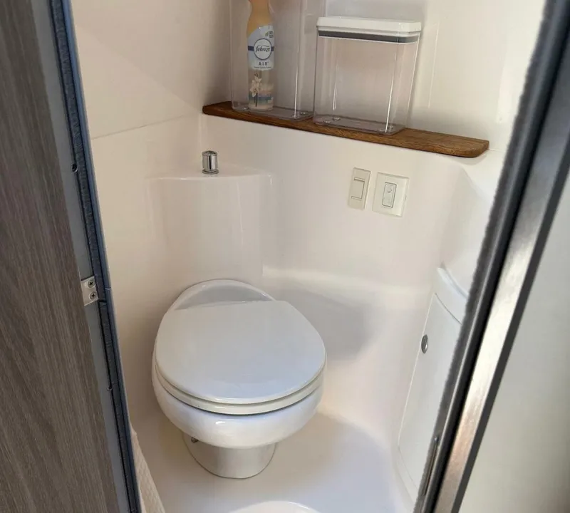 Slide: The Image of Regal 26 XO 2020 - 5927018