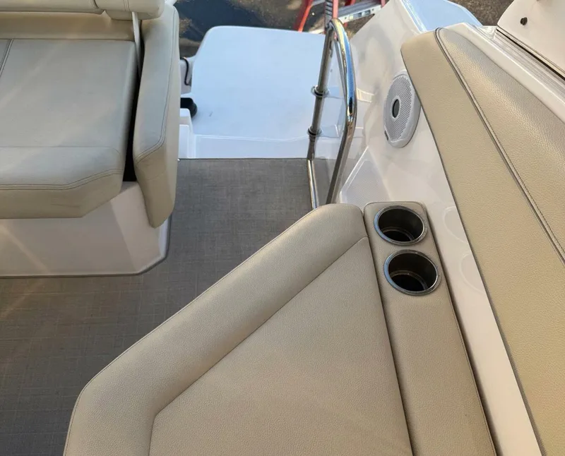 Slide: The Image of Regal 26 XO 2020 - 5927029