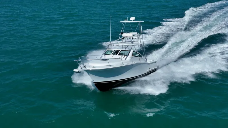 Slide: The Image of Luhrs 32 Open 2004 - 5927334