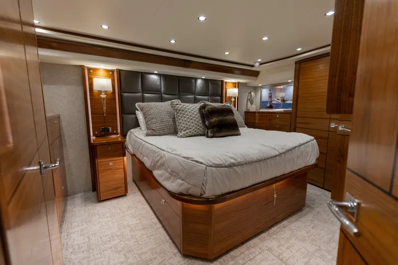 Slide: The Image of 2023 Viking 72 Convertible- TEAM SUPREME- Master Stateroom - 6096814