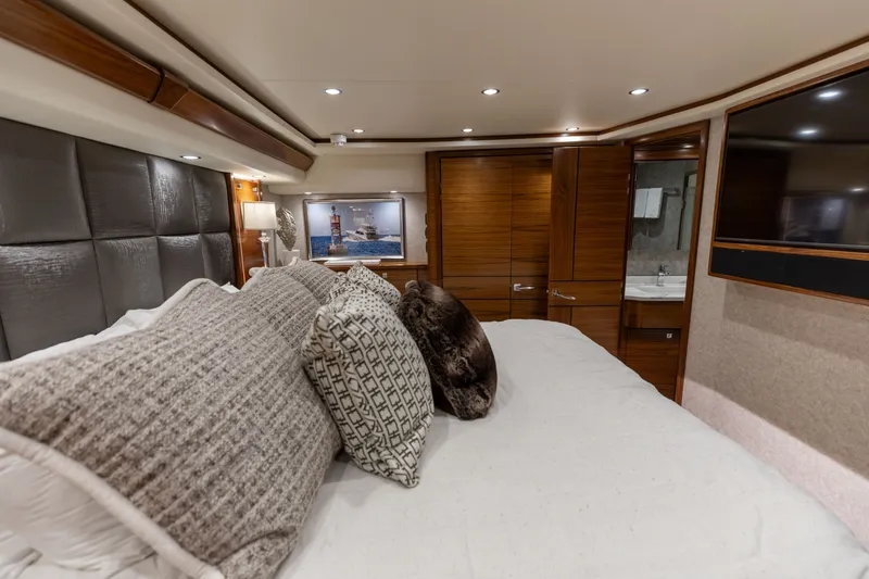 Slide: The Image of 2023 Viking 72 Convertible- TEAM SUPREME- Master Stateroom - 6096818