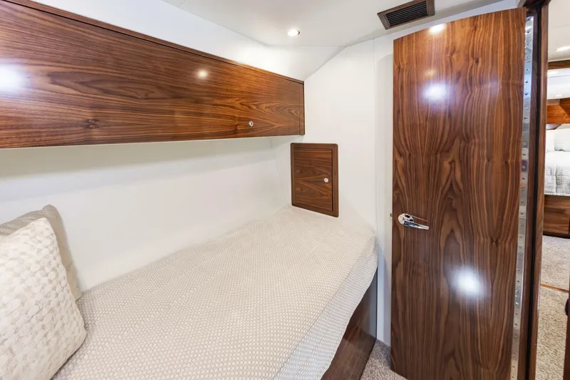 Slide: The Image of 53Albemarle049 - 5927808