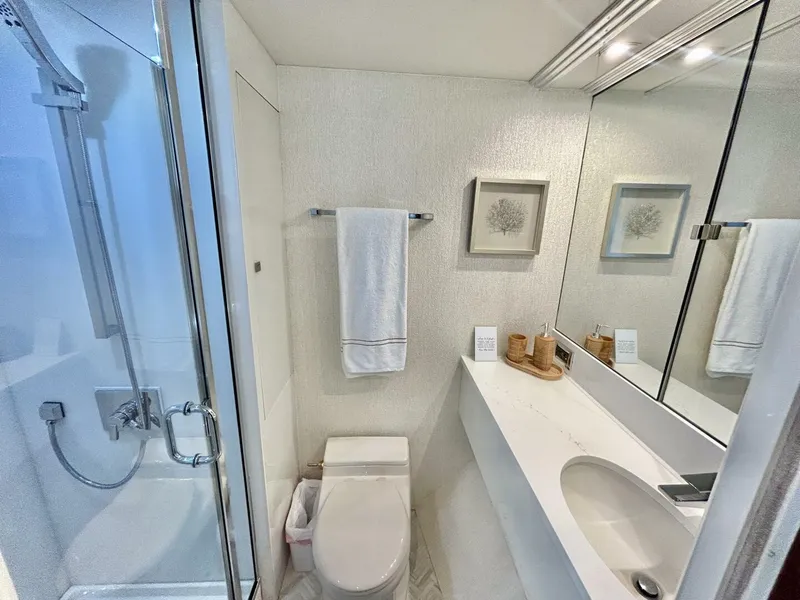 Slide: The Image of Lazzara 94 Motor Yacht 2001 - 5934933