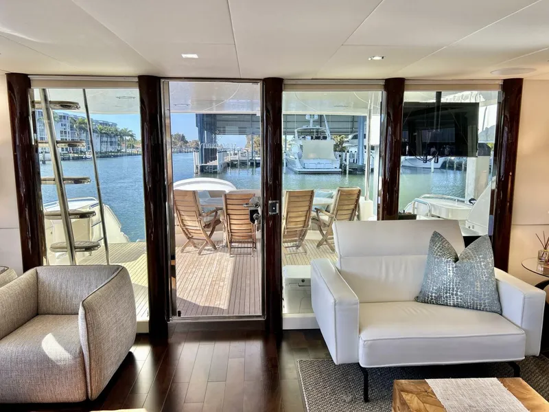 Slide: The Image of Lazzara Yachts 94 Motor Yacht 2001 - 5931799