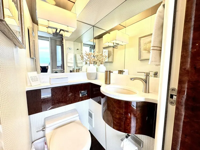 Slide: The Image of Lazzara Yachts 94 Motor Yacht 2001 - 5928829