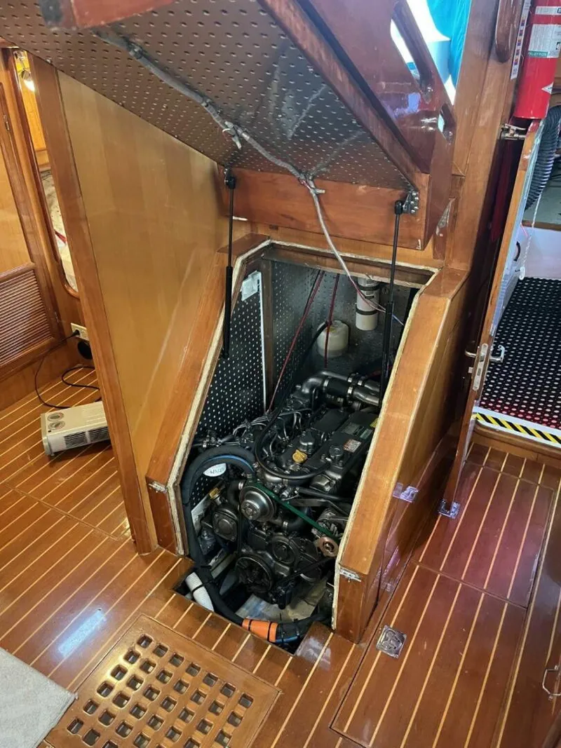 Slide: The Image of Outbound 44 2000 - 5928074