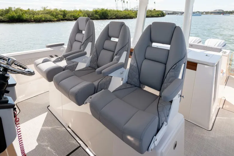 Slide: The Image of Regal 34 SAV 2026 - 5928523