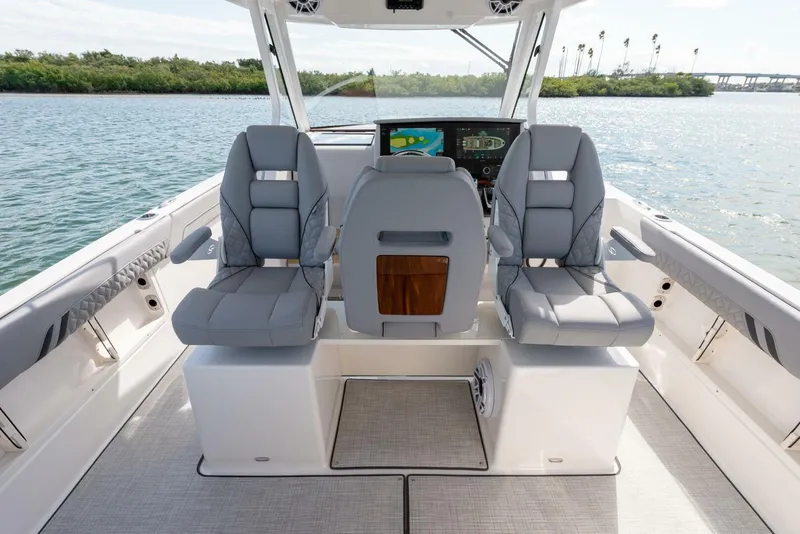 Slide: The Image of Regal 34 SAV 2026 - 5928525